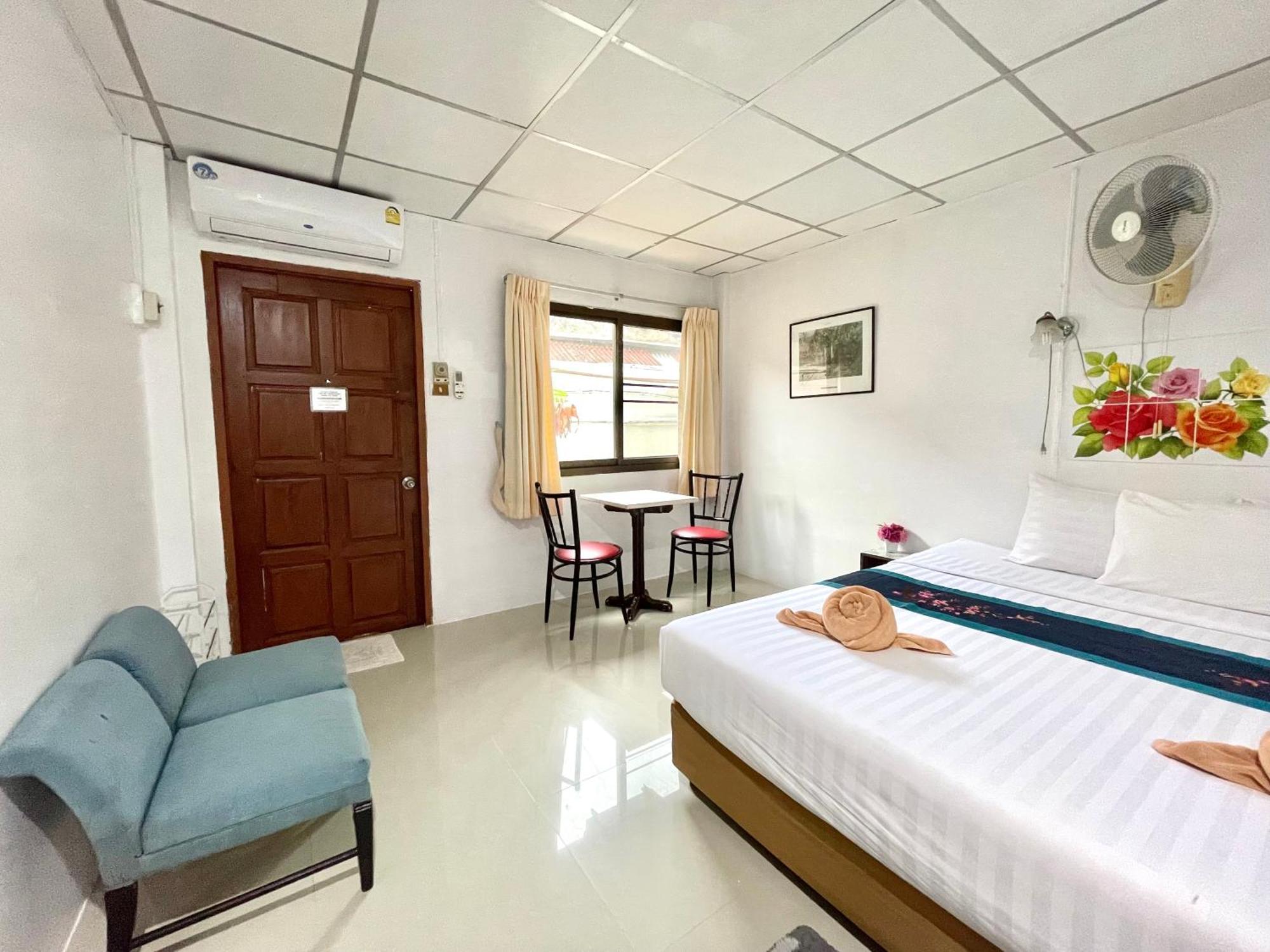 Jj Karon Beach Hotel Kültér fotó